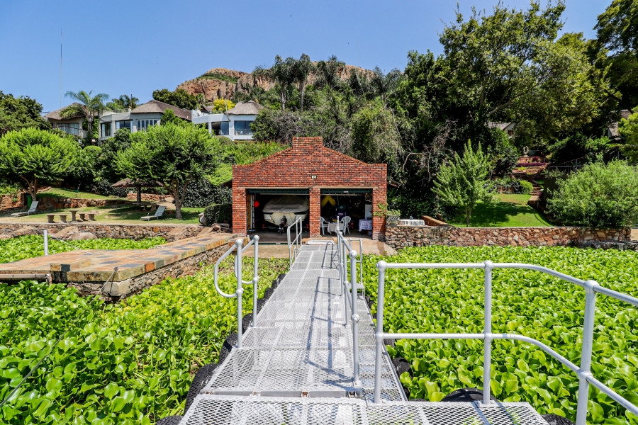 3 Bedroom Property for Sale in Kosmos North West